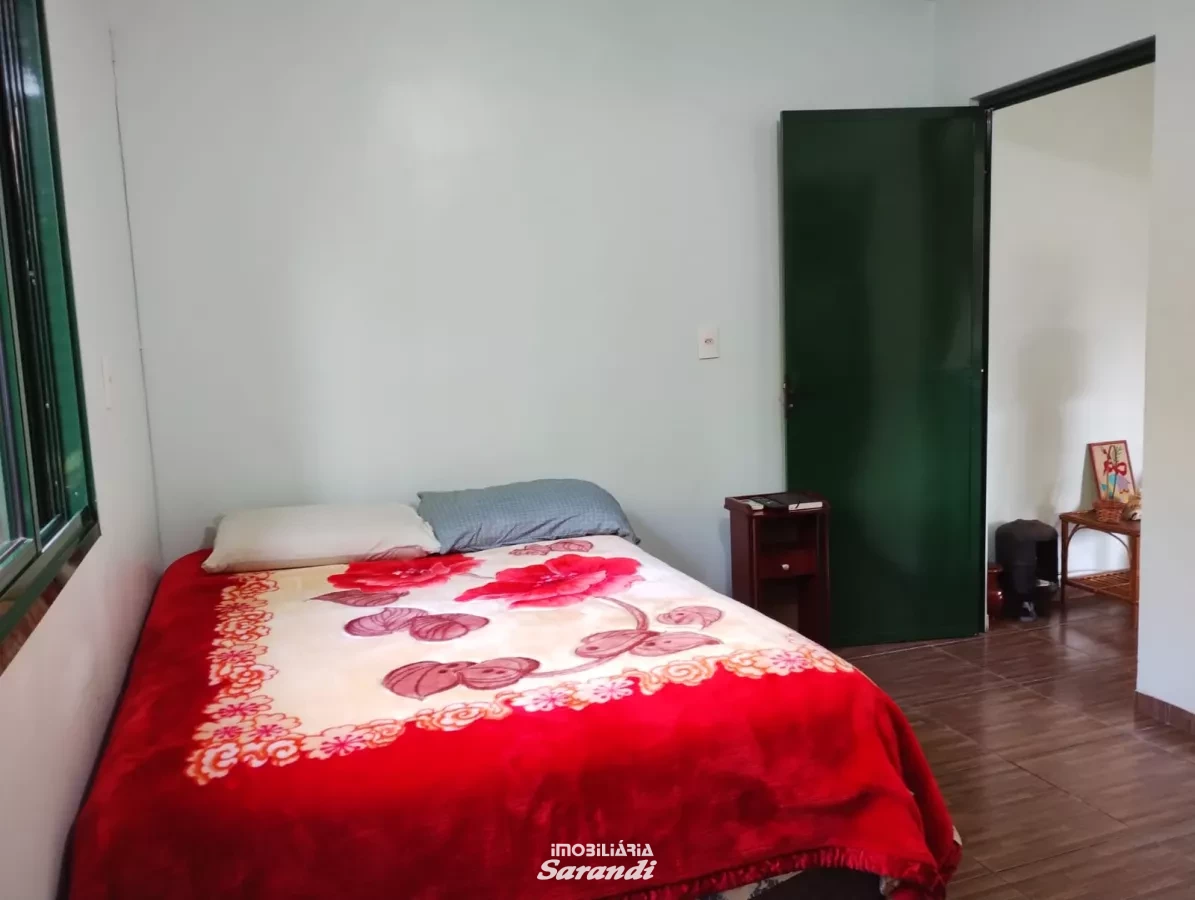 Chácara com área de 1.859m² lote A e Lote B com duas casas construídas, sendo uma habitável com três dormitórios um suíte e demais comodos. - Cascata, Porto Alegre [4262]