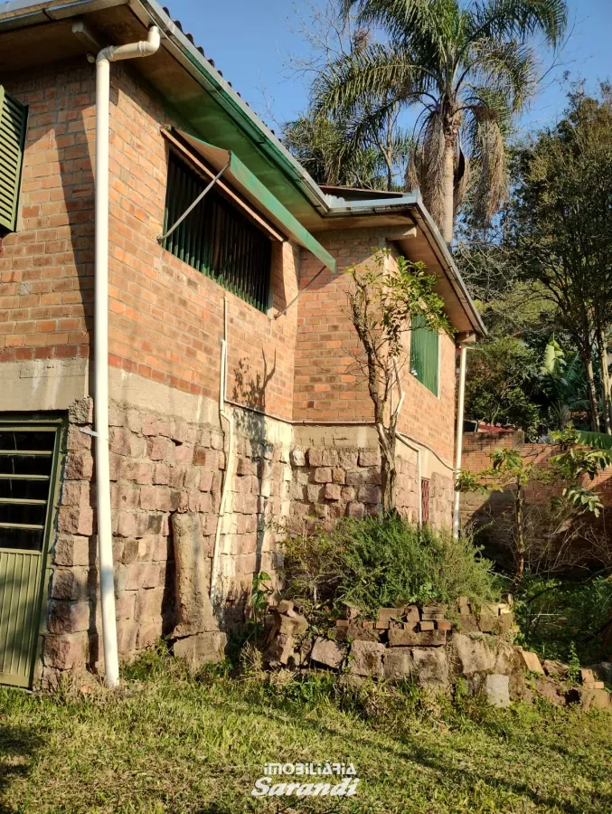 Chácara com área de 1.859m² lote A e Lote B com duas casas construídas, sendo uma habitável com três dormitórios um suíte e demais comodos. - Cascata, Porto Alegre [4262]