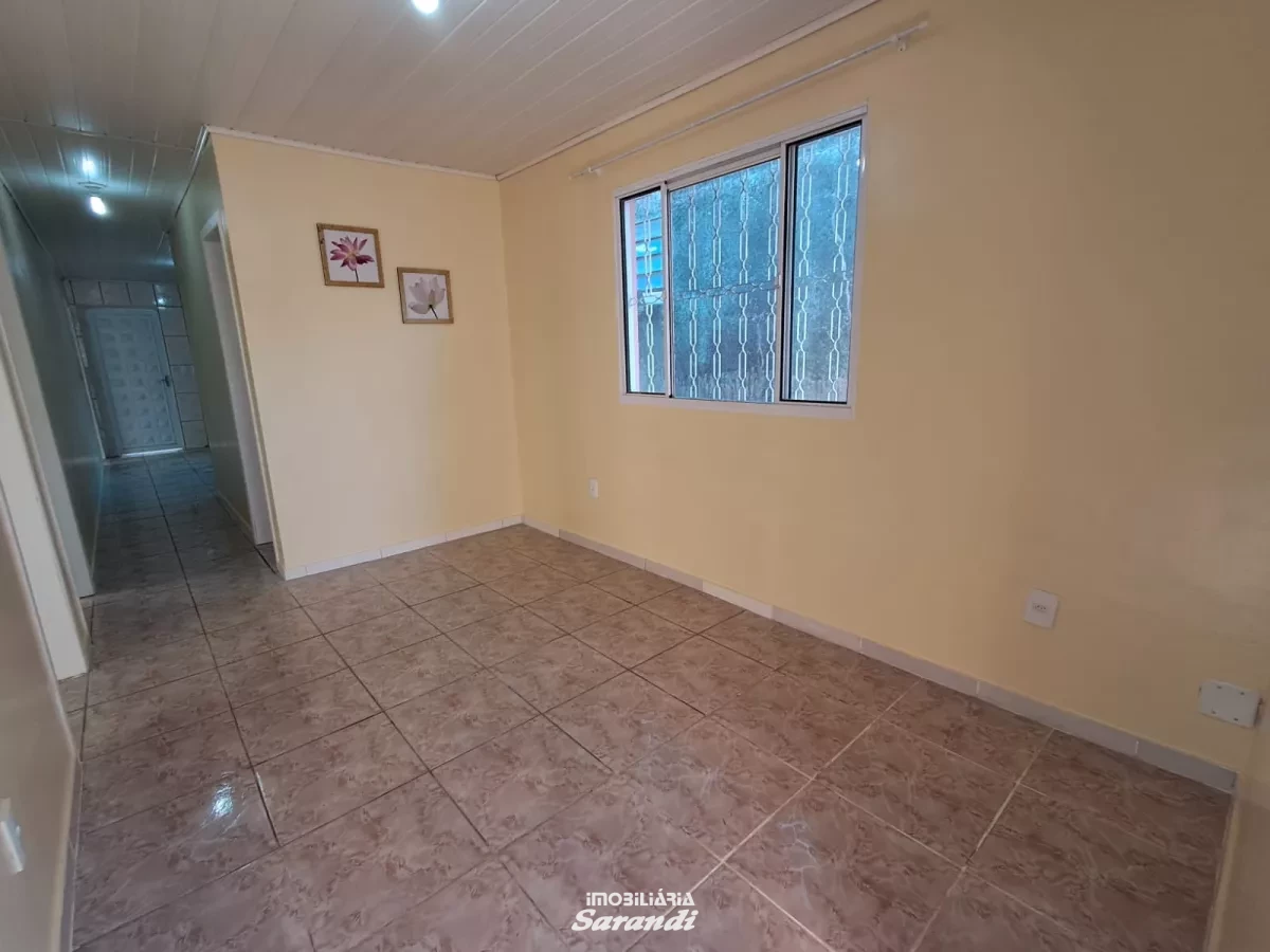 Imagem de Casa com 3 dormitórios com patio amplo no bairro Sarandi