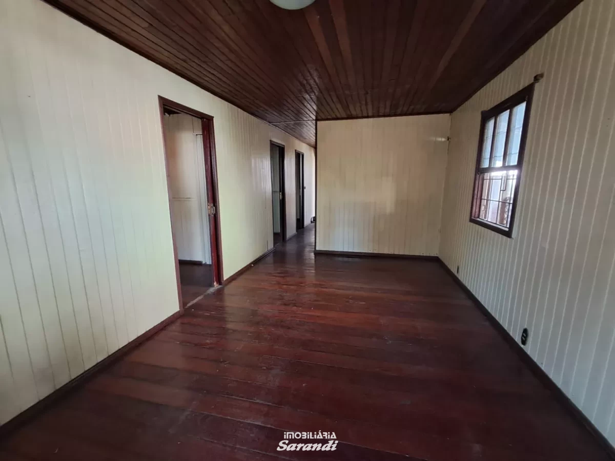 Imagem de Casa de madeira três dormitórios, sala, cozinha, banheiro, á