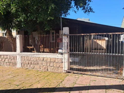 Imagem de Casa de madeira três dormitórios, sala, cozinha, banheiro, á