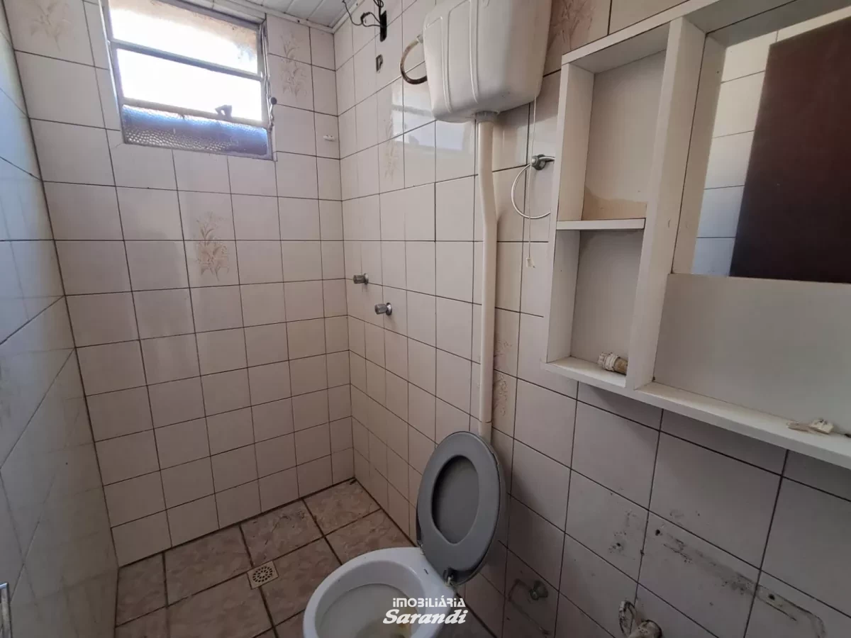 Casa de madeira três dormitórios, sala, cozinha, banheiro, á - Sarandi, Porto Alegre [994]