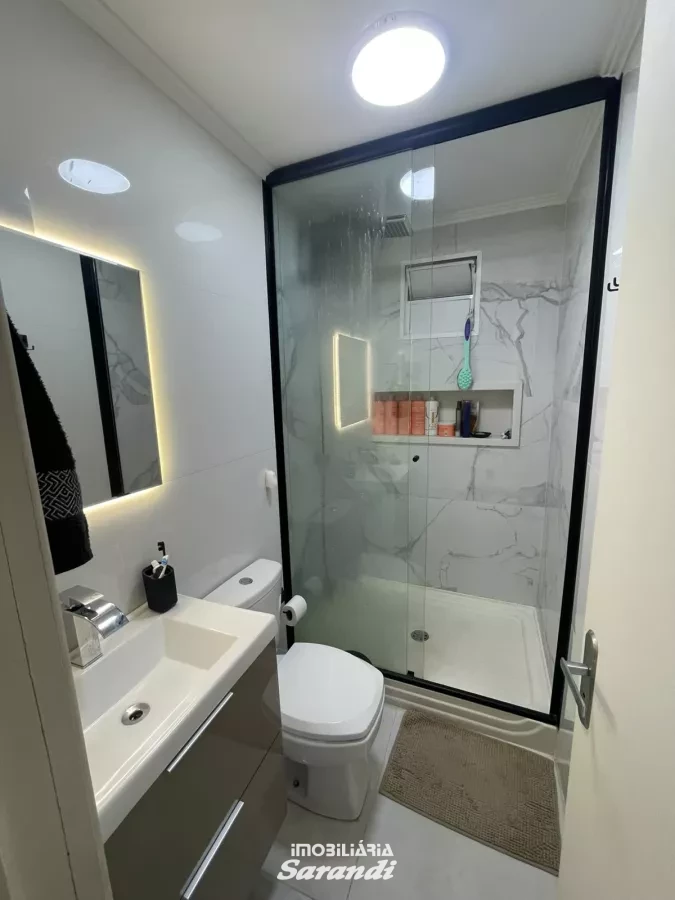 VENHA CONHECER IMÓVEL DIFERENCIADO: Sobrado alvenaria três dormitórios, sala estar jantar, cozinha planejada e vagas para três carros. - Sarandi, Porto Alegre [4266]