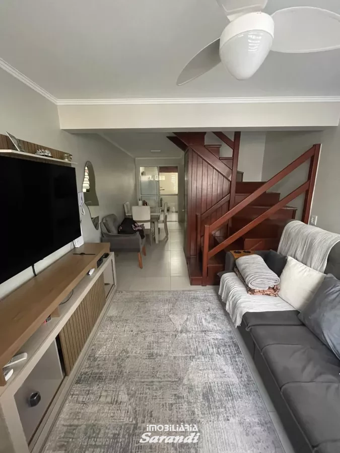 VENHA CONHECER IMÓVEL DIFERENCIADO: Sobrado alvenaria três dormitórios, sala estar jantar, cozinha planejada e vagas para três carros. - Sarandi, Porto Alegre [4266]