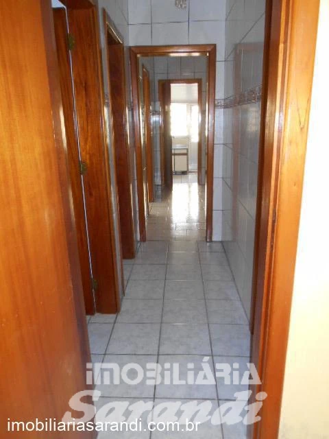 Imagem de Casa com 3 dormitórios no bairro Sarandi