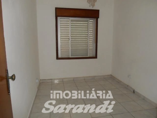 Imagem de Casa com 3 dormitórios no bairro Sarandi