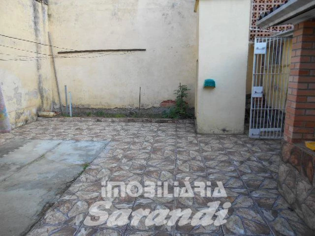 Imagem de Casa com 3 dormitórios no bairro Sarandi