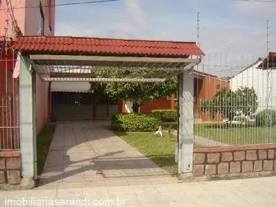 Imagem de Casa de alvenaria com 2 dormitórios no bairro Sarandi