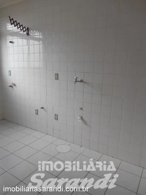 Imagem de Apartamento reformado com 2 dormitórios no bairro Sarandi