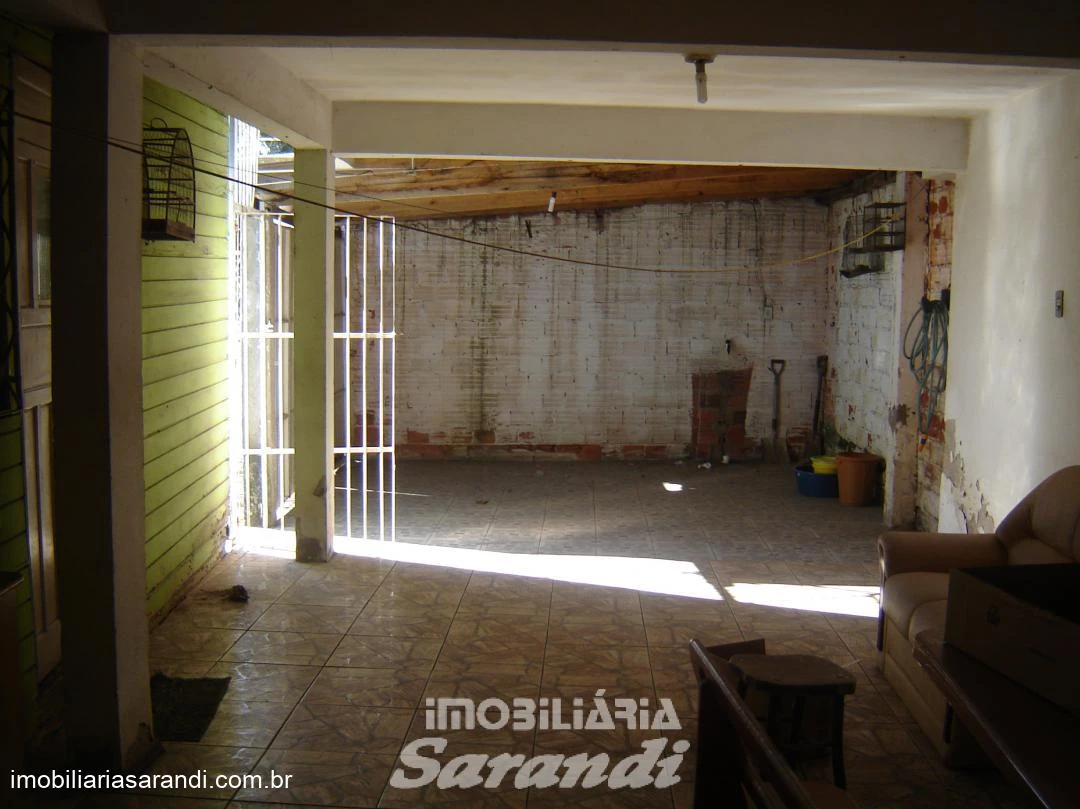 Imagem de Casa mista com 2 dormitórios e garagem coberta no bairro Sarandi