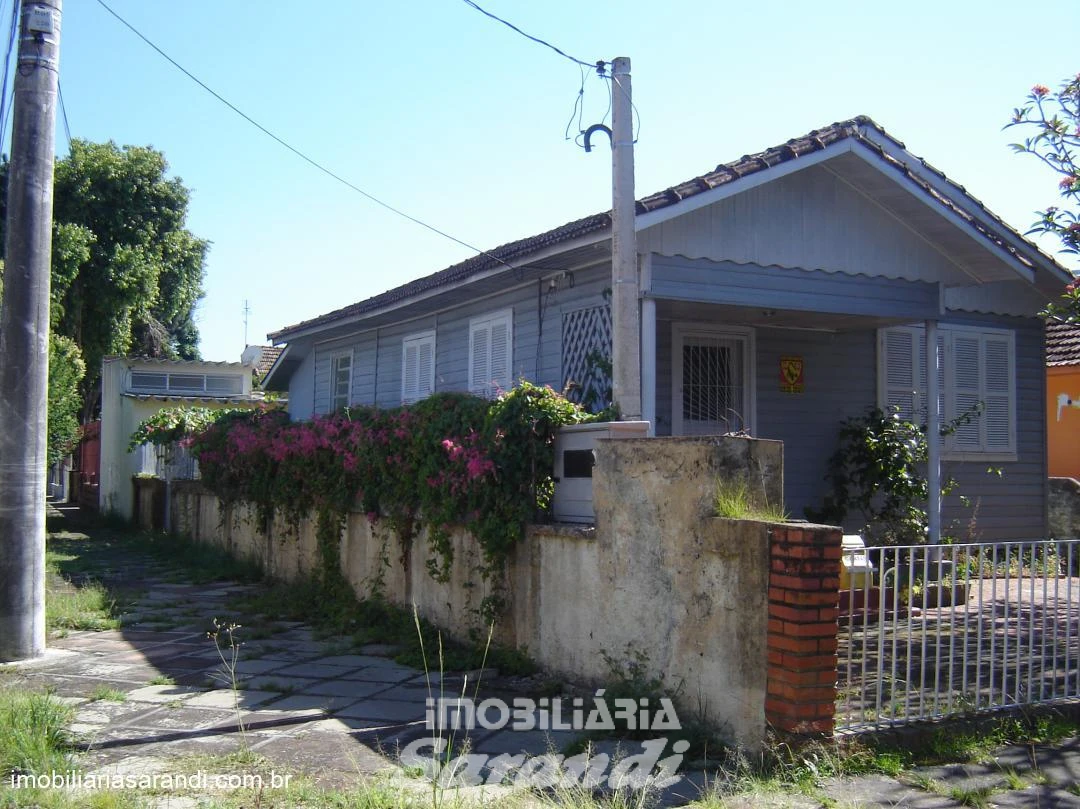 Imagem de Terreno de esquina com 300m² e 2 casas no bairro Sarandi