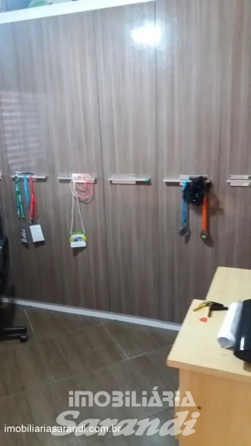 Imagem de Casa de alvenaria 2 dormitórios com garagem coberta no bairro Sarandi