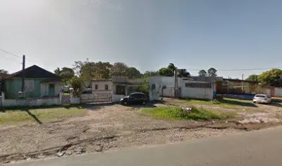 Imagem de Ótimo terreno com casa de alvenaria com 2 dormitórios no bairro Santa Rosa de Lima