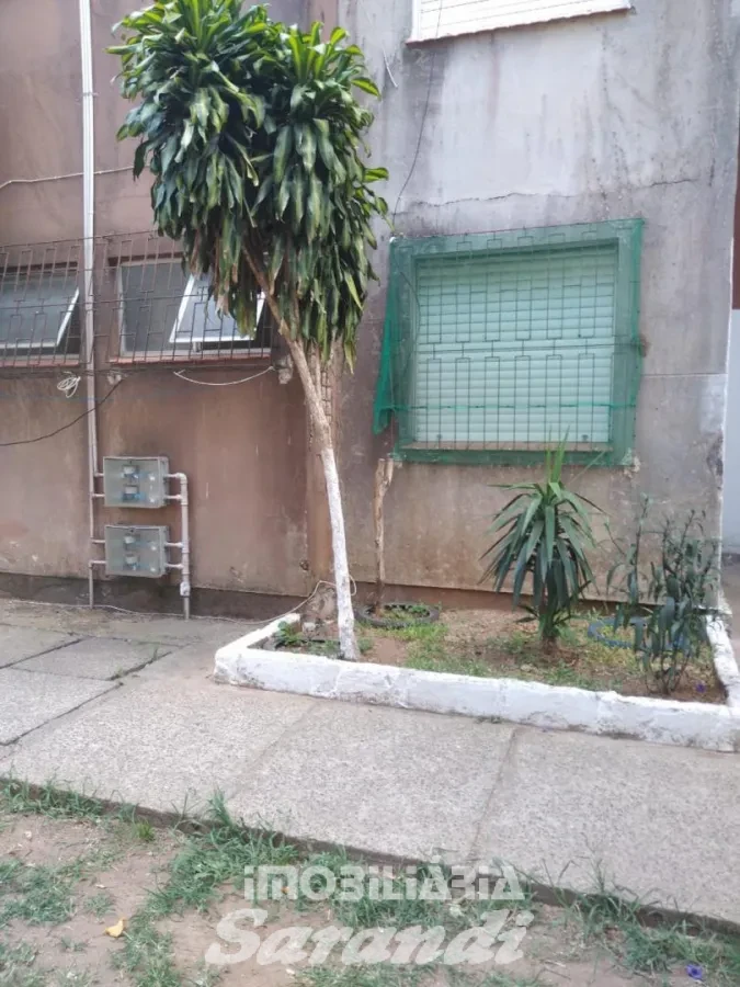 Imagem de Apartamento térreo reformado 2 dormitórios no bairro Rubem Berta