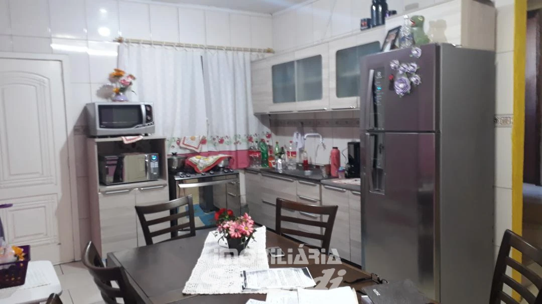 Imagem de Casa de alvenaria 4 dormitórios com garagem para 3 carros no bairro Sarandi