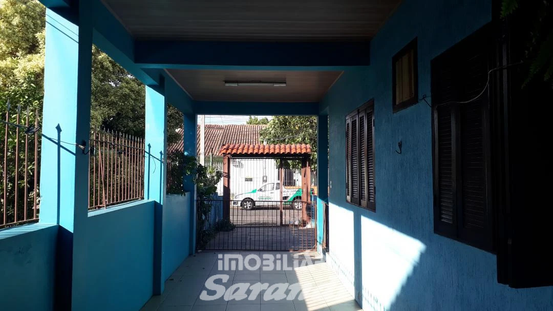 Imagem de Casa de alvenaria 4 dormitórios com garagem para 3 carros no bairro Sarandi