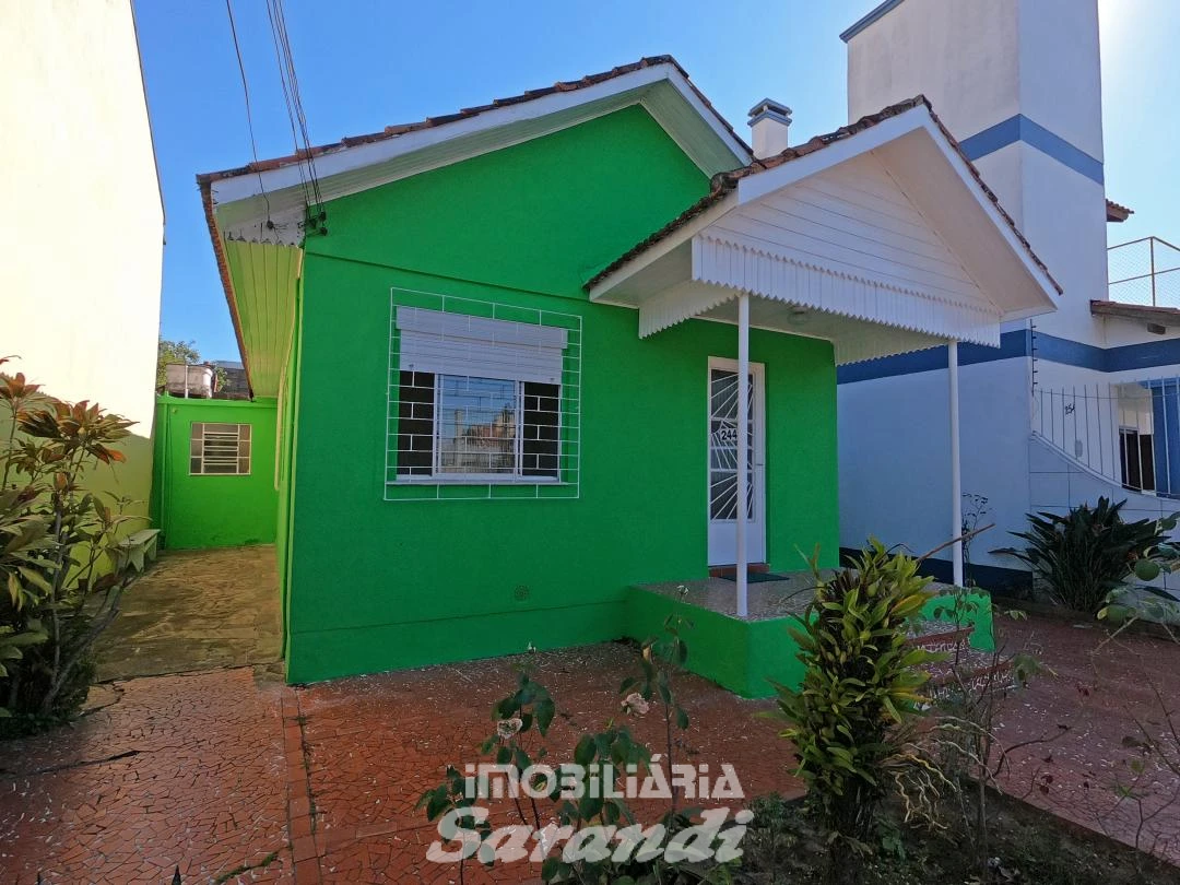 Imagem de Casa de alvenaria com repartições de madeiras bairro sarandi Porto Alegre