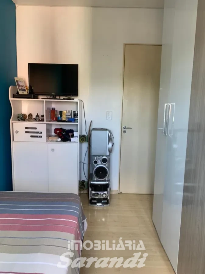 Imagem de Belo Apartamento reformado três dormitórios bairro sarandi Porto Alegre