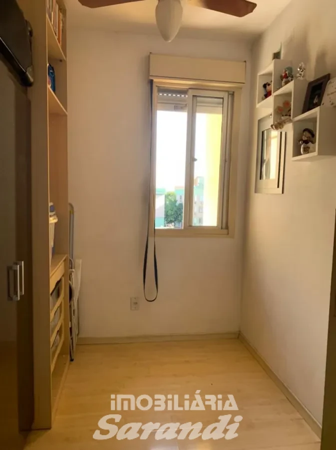 Imagem de Belo Apartamento reformado três dormitórios bairro sarandi Porto Alegre