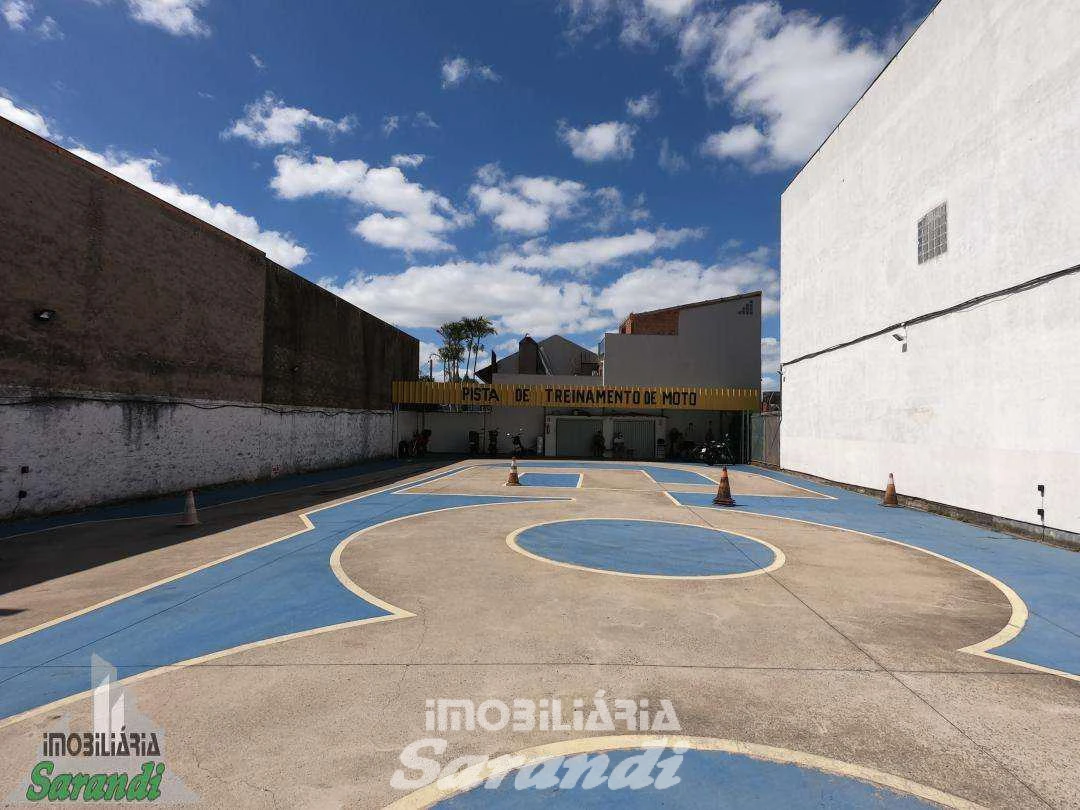 Imagem de Terreno localizado em avenida movimentada no centro do