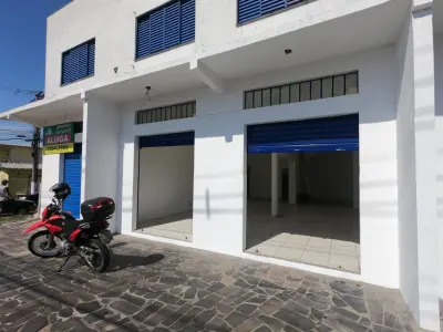 Imagem de Loja com área aproximada de 70m² e banheiro no bairro Parque Florido, em Gravataí