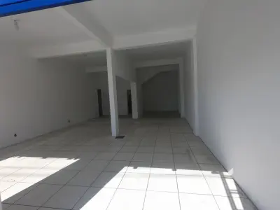 Imagem de Loja com área aproximada de 70m² e banheiro no bairro Parque Florido, em Gravataí