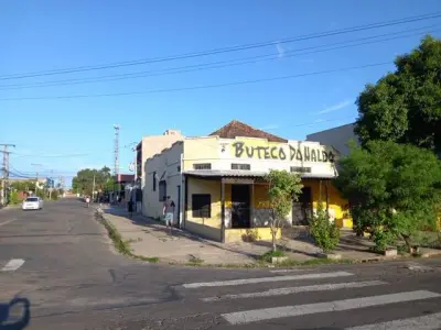 Imagem de Um prédio comercial de esquina no bairro sarandi Porto Alegre