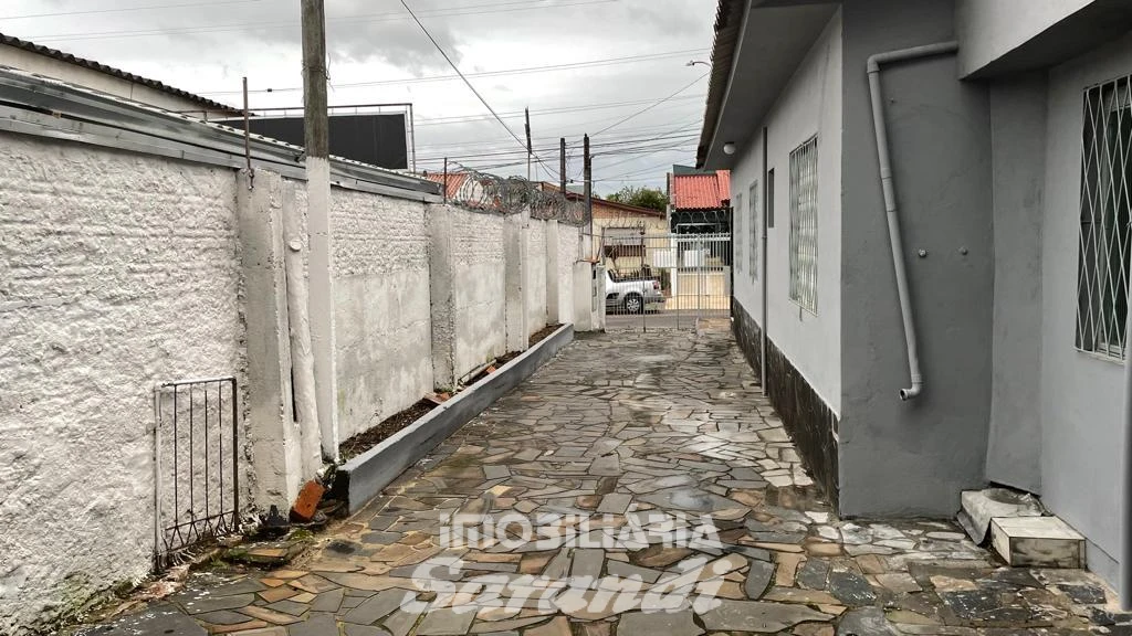 Imagem de Casa de frente com 3 dormitórios