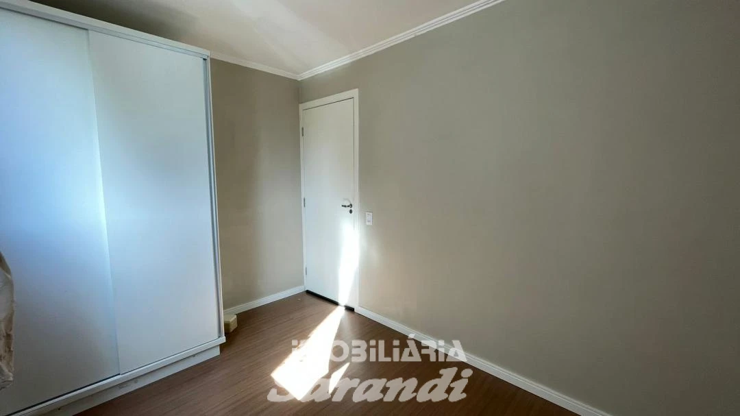 Imagem de Apartamento no terceiro andar de dois dormitórios com sala