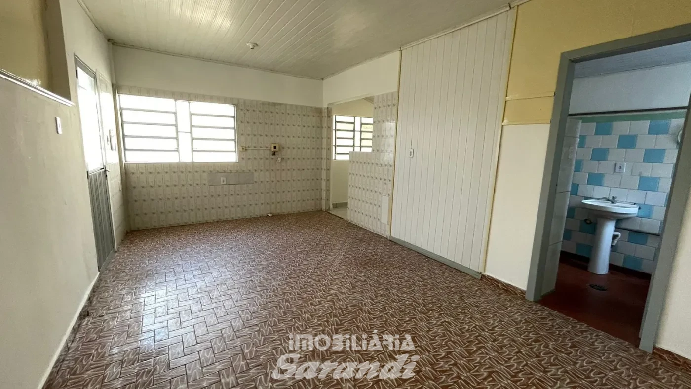 Imagem de Casa mista com 3 dormitórios em Porto Alegre bairro Sarandi