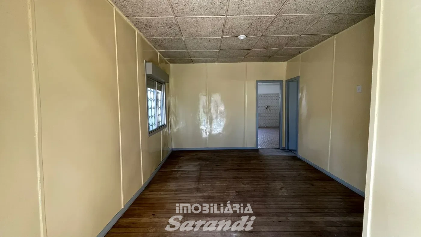 Imagem de Casa mista com 3 dormitórios em Porto Alegre bairro Sarandi