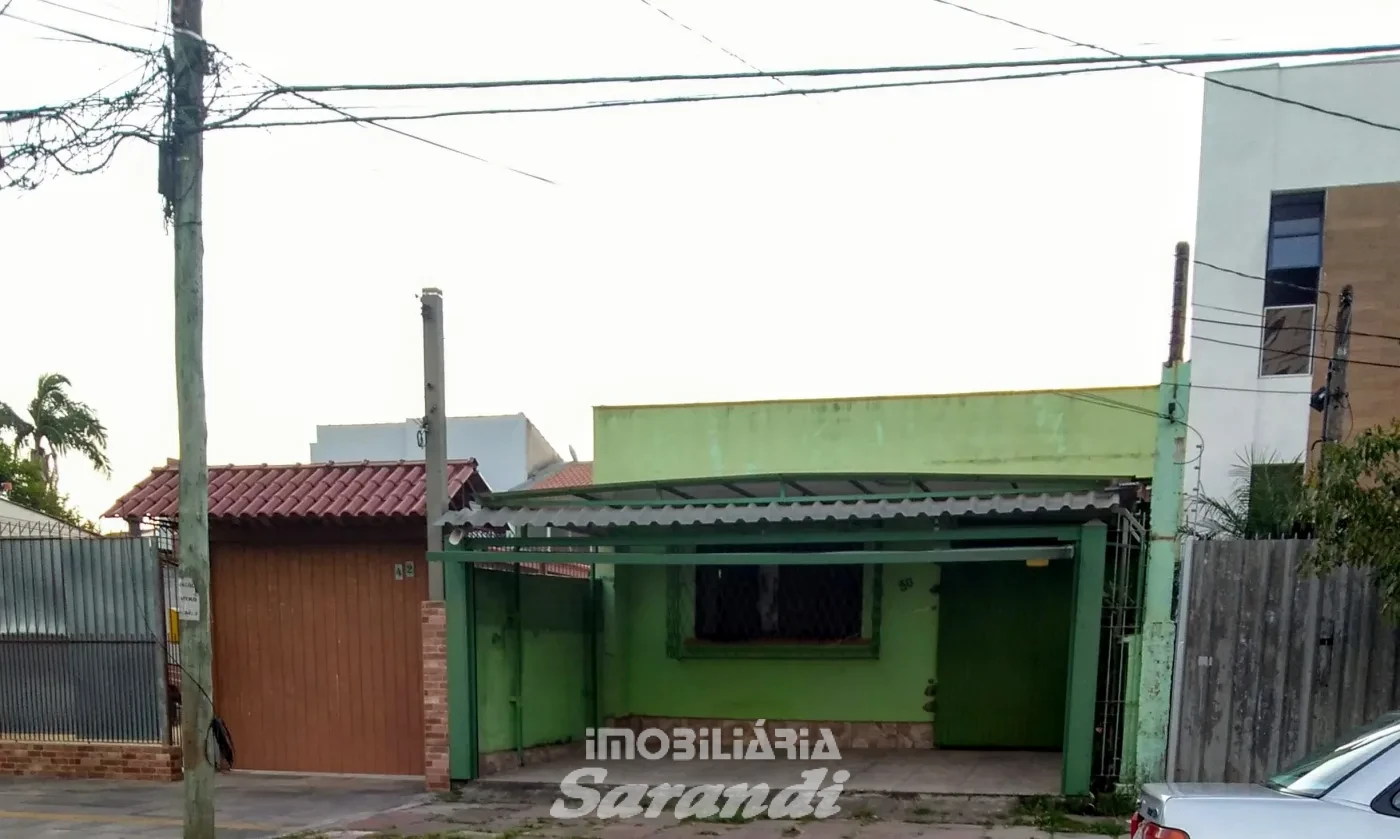 Imagem de Casa de alvenaria com dois dormitórios no bairro Cristo Redentor em Porto Alegre