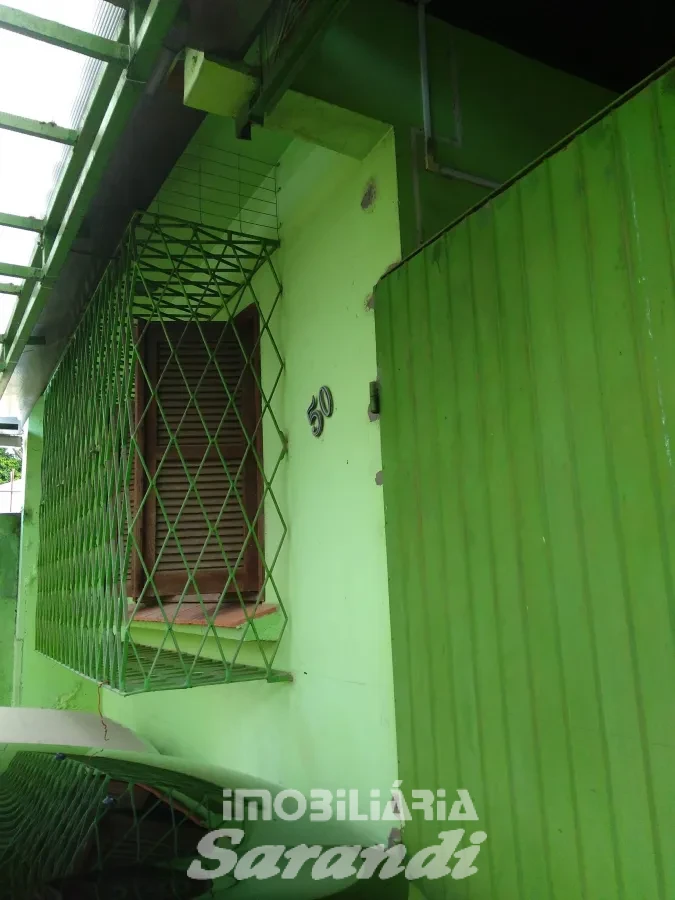 Imagem de Casa de alvenaria com dois dormitórios no bairro Cristo Redentor em Porto Alegre