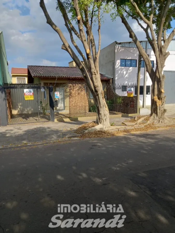 Imagem de Casa de Alvenaria com três dormitórios bairro sarandi em Porto Alegre