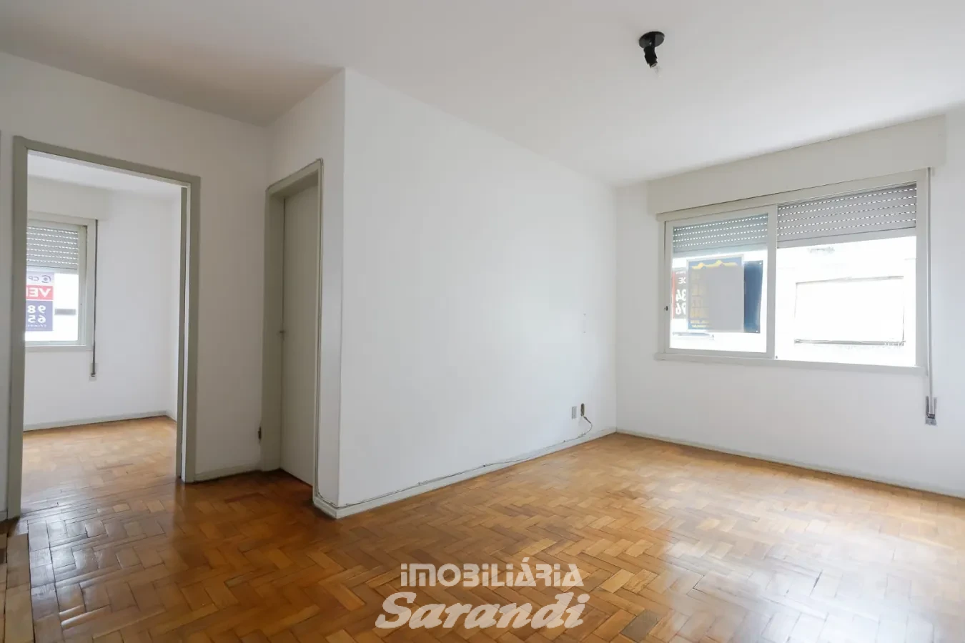 Imagem de Apartamento com dois dormitórios bairro Jardim Itati em Porto Alegre