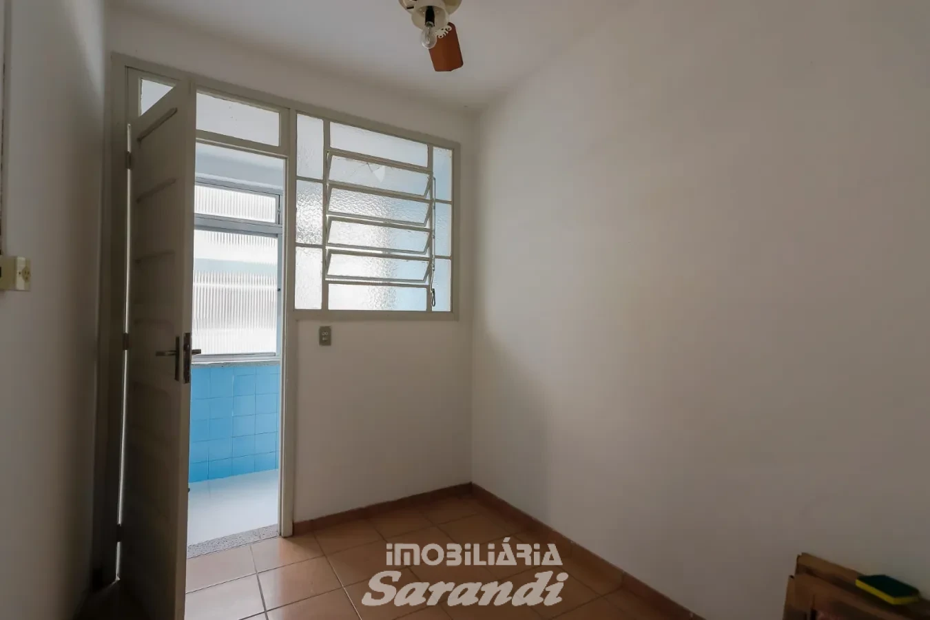 Imagem de Apartamento com dois dormitórios bairro Jardim Itati em Porto Alegre