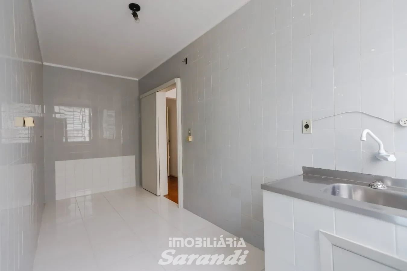 Imagem de Apartamento com dois dormitórios bairro Jardim Itati em Porto Alegre