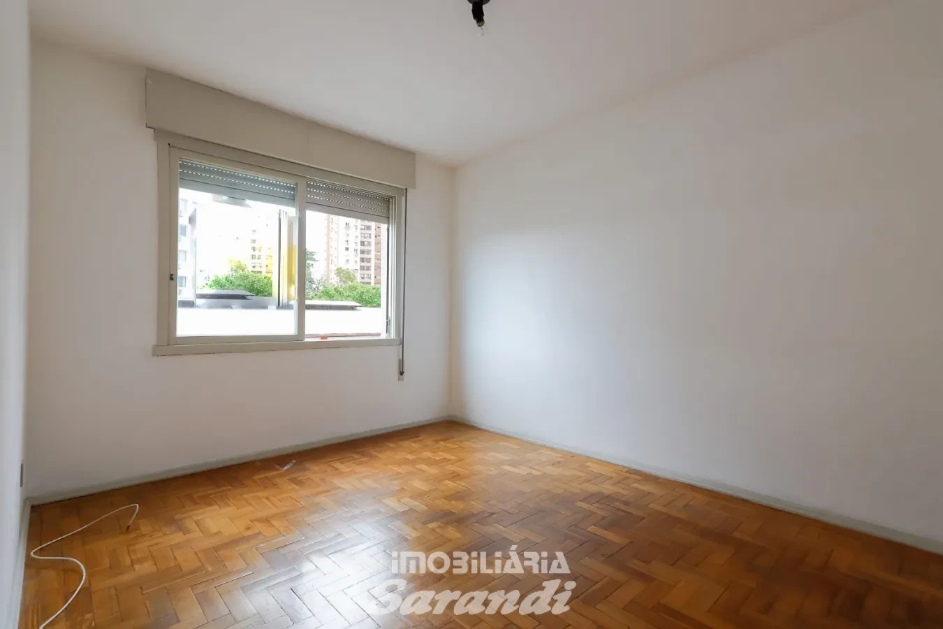 Imagem de Apartamento com dois dormitórios bairro Jardim Itati em Porto Alegre