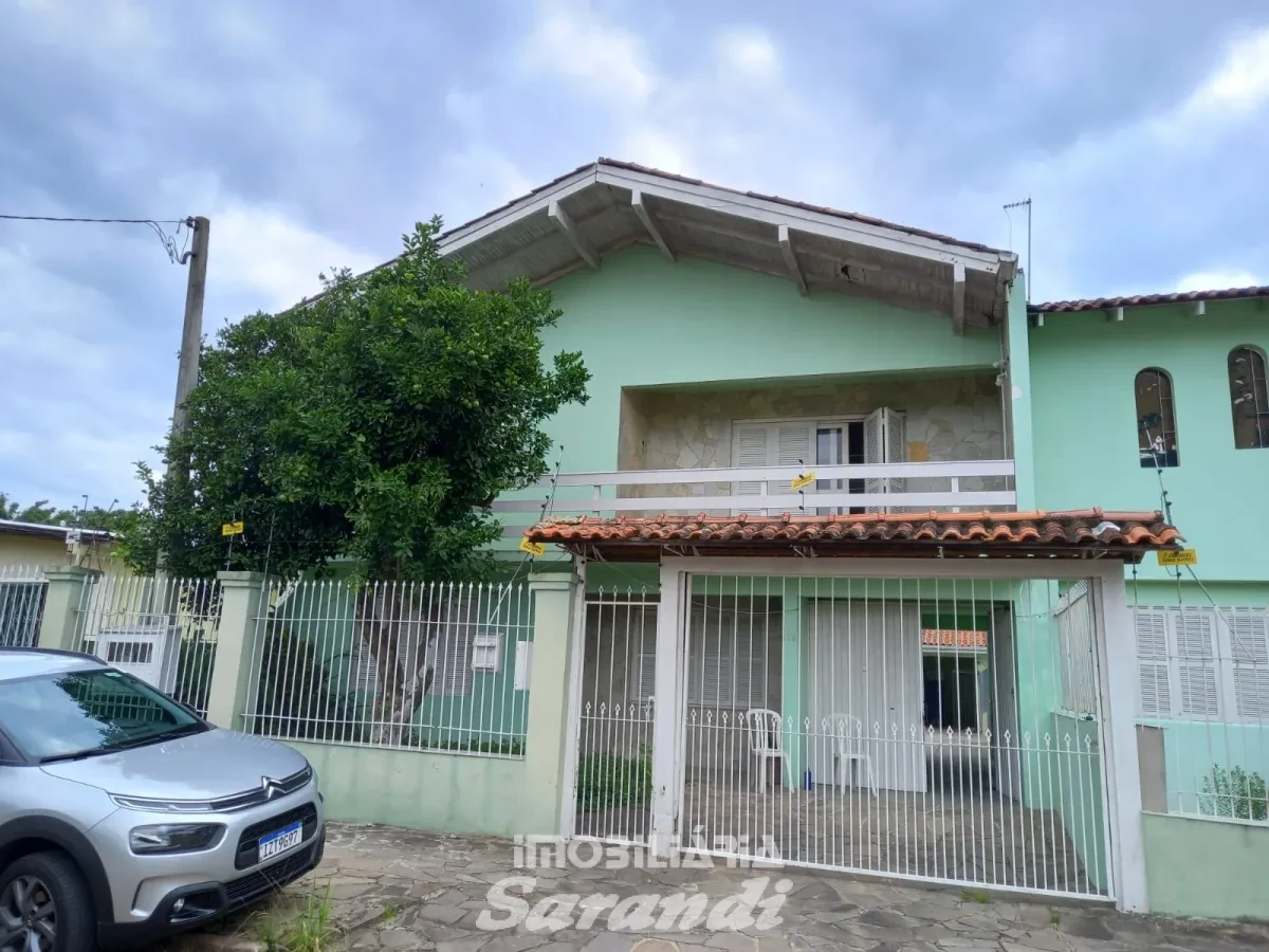 Imagem de Sobrado de alvenaria com quatro dormitórios no bairro Inga Porto Alegre