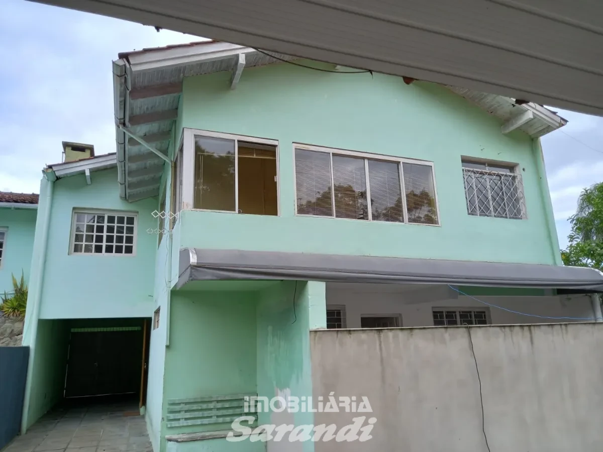 Imagem de Sobrado de alvenaria com quatro dormitórios no bairro Inga Porto Alegre