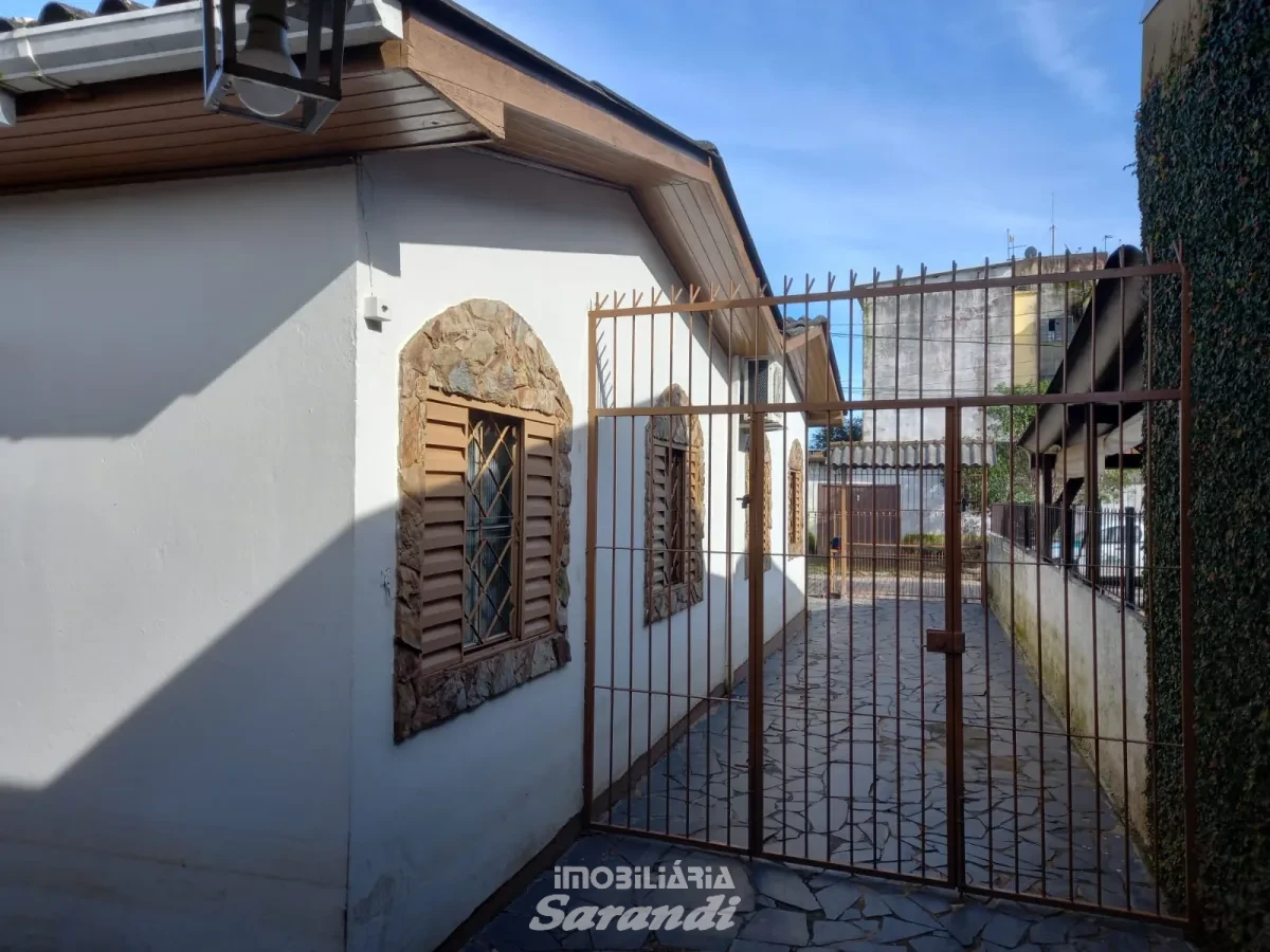 Imagem de Casa de alvenaria com três dormitórios bairro rubem berta Porto Alegre