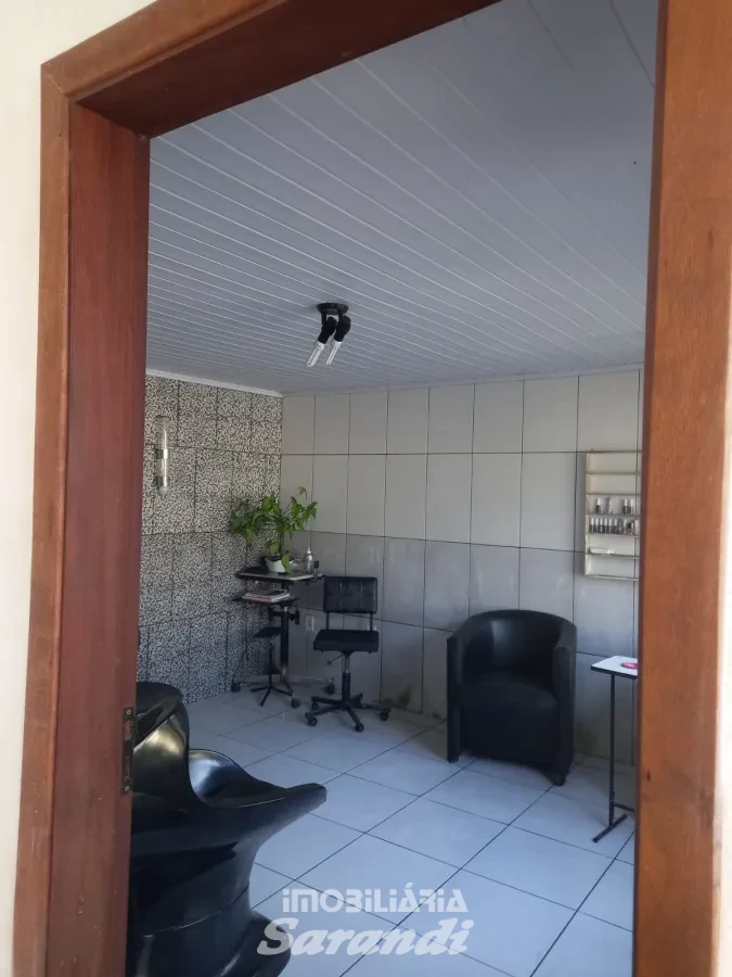 Imagem de Casa de alvenaria com três dormitórios bairro rubem berta Porto Alegre