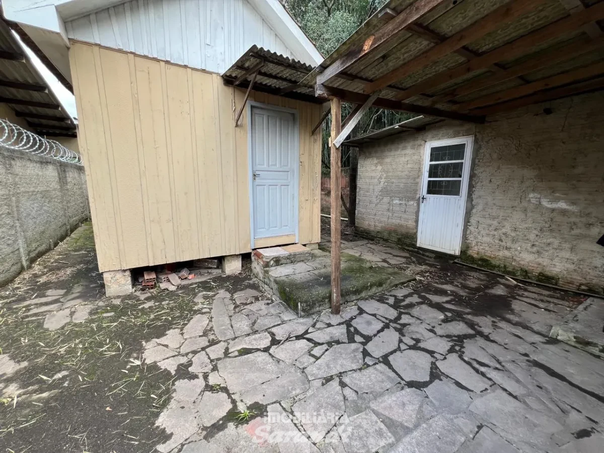 Imagem de Duas casas no patio sem acesso para veículo