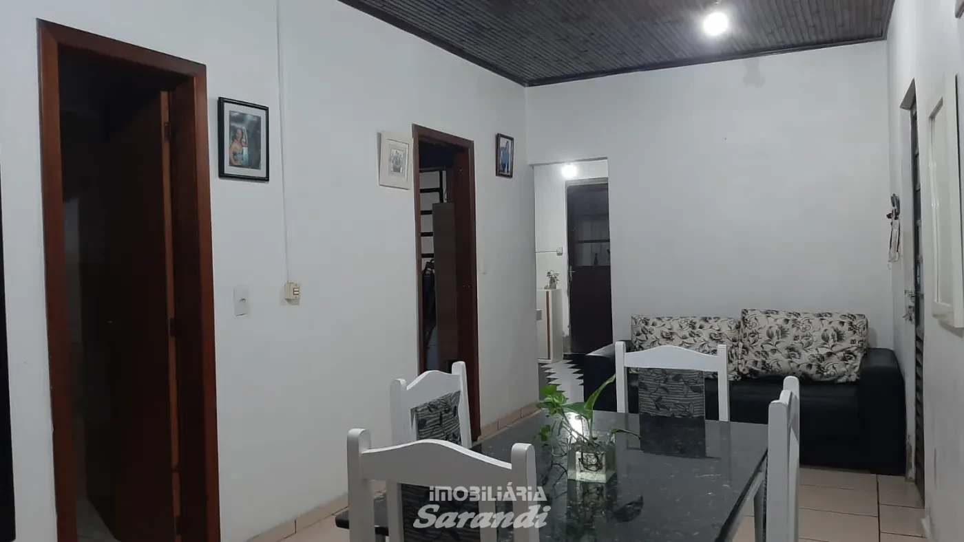 Imagem de Casa mista com três dormitórios bairro sarandi Porto Alegre