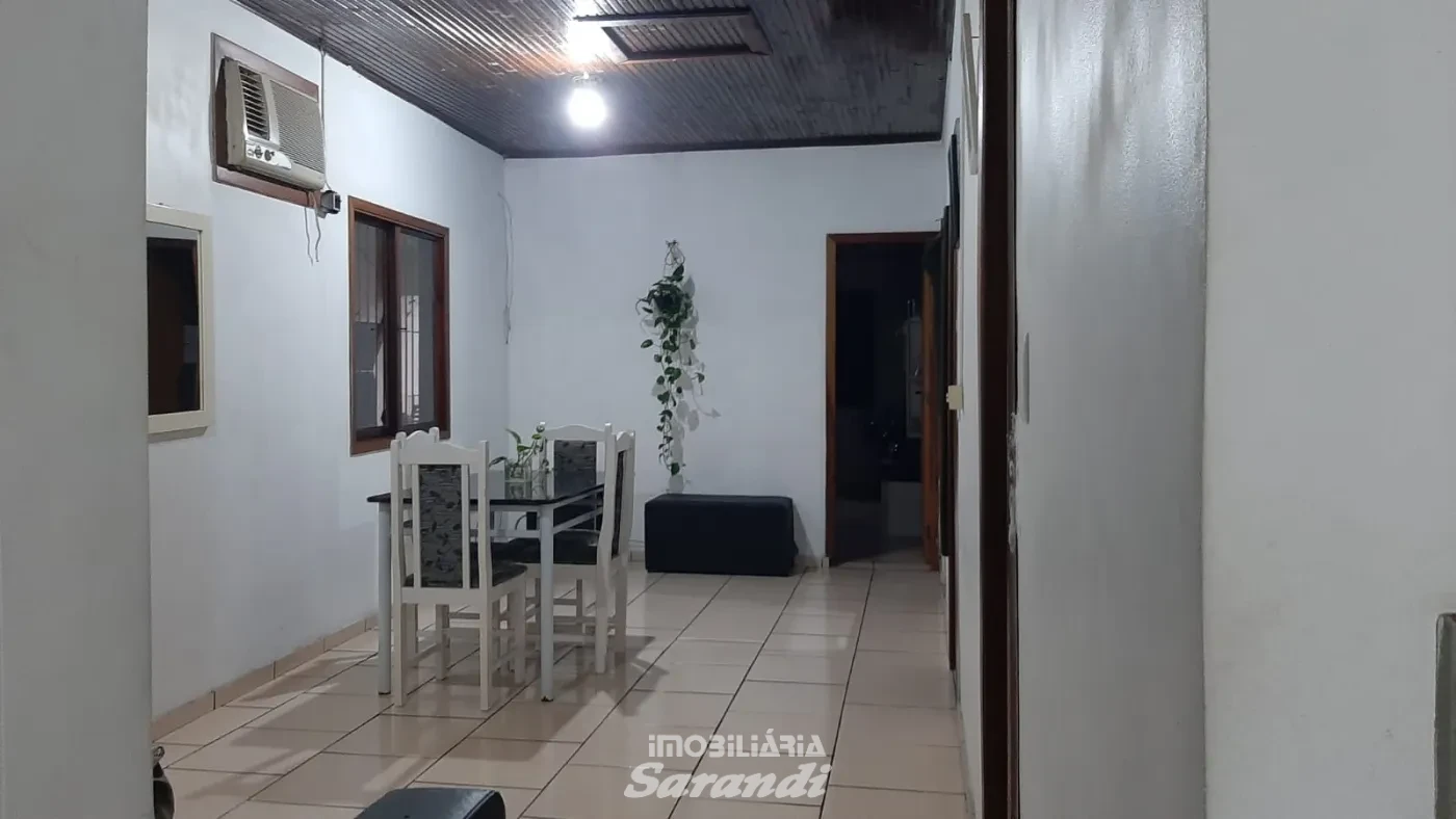 Imagem de Casa mista com três dormitórios bairro sarandi Porto Alegre