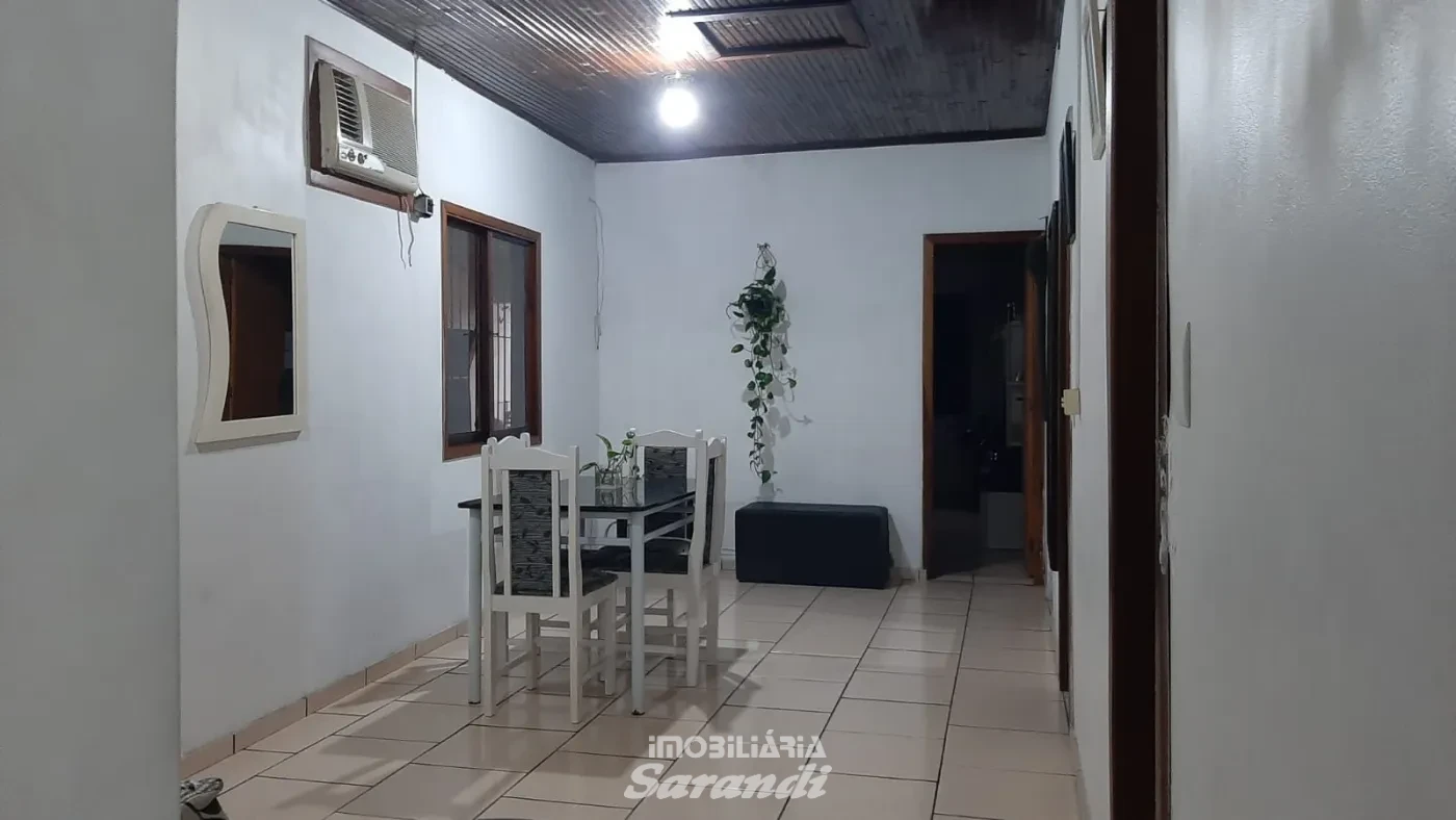 Imagem de Casa mista com três dormitórios bairro sarandi Porto Alegre