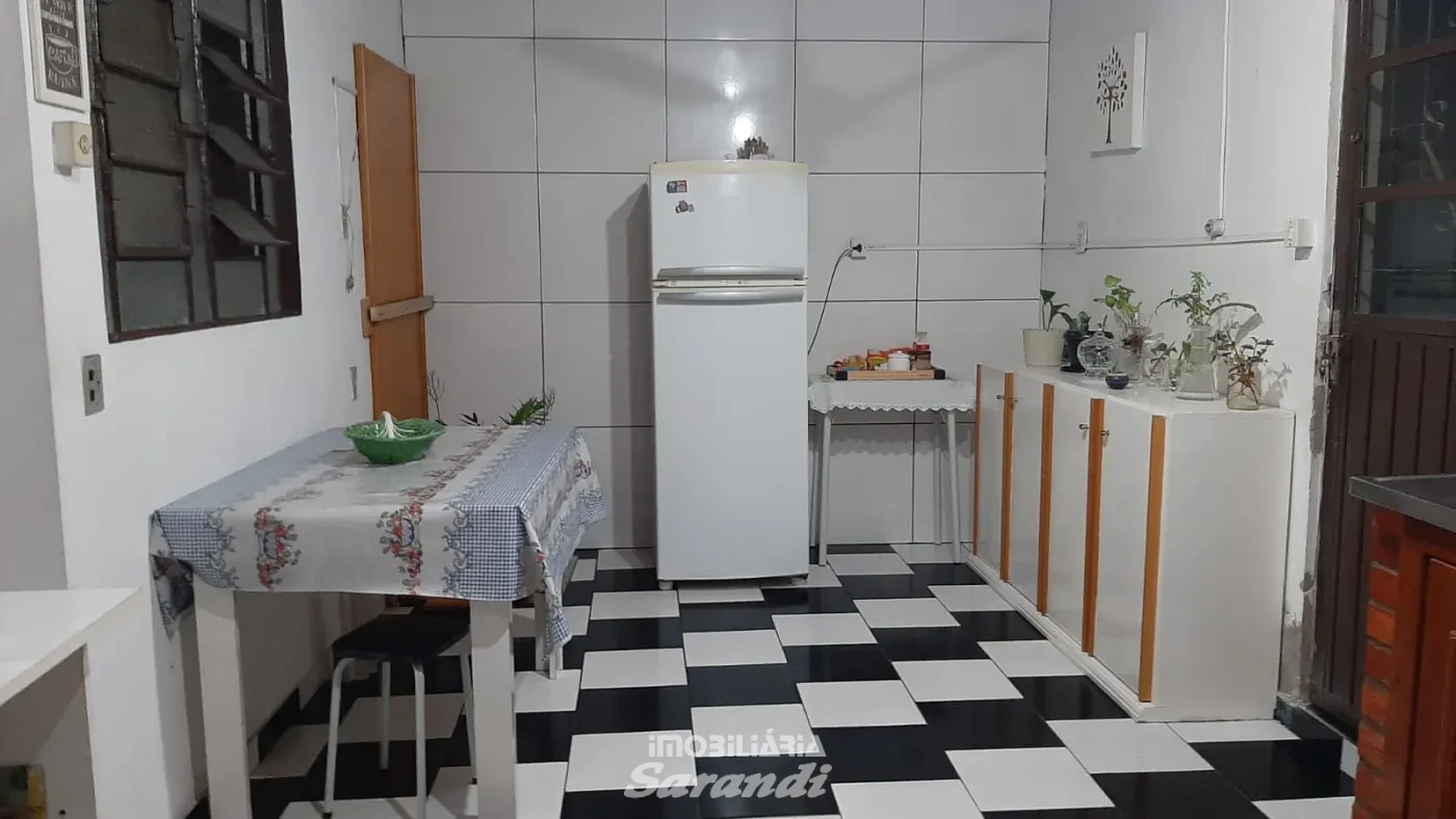 Imagem de Casa mista com três dormitórios bairro sarandi Porto Alegre