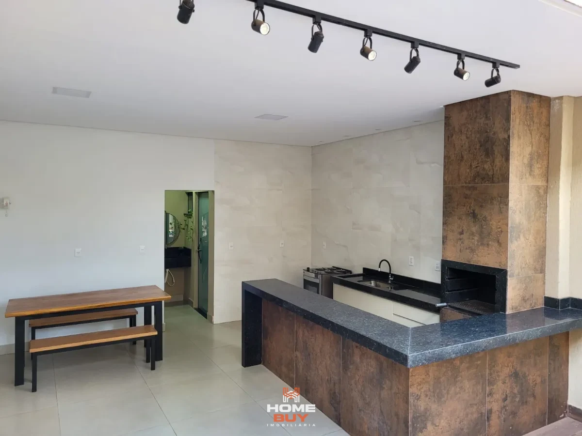 Imagem de Casa lajeada sozinha no lote