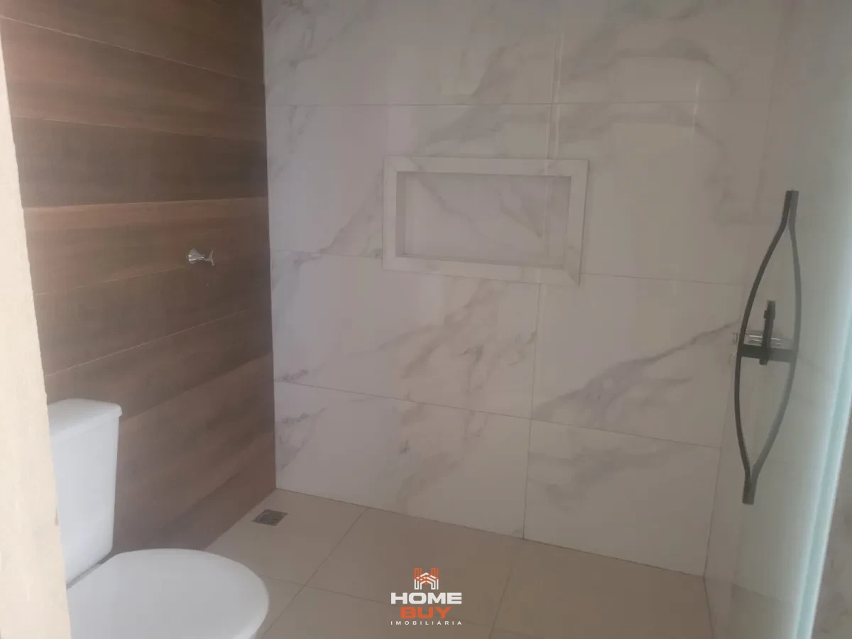 Imagem de Casa lajeada sozinha no lote