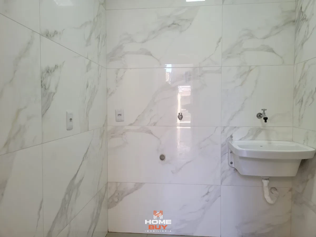 Imagem de Casa lajeada sozinha no lote